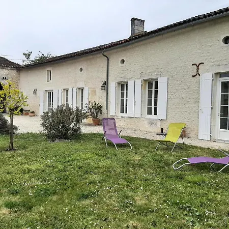 Salles-d'angles, 3 Pieces, 4 Personnes - Fr-1-653-166 Сasa de vacaciones *